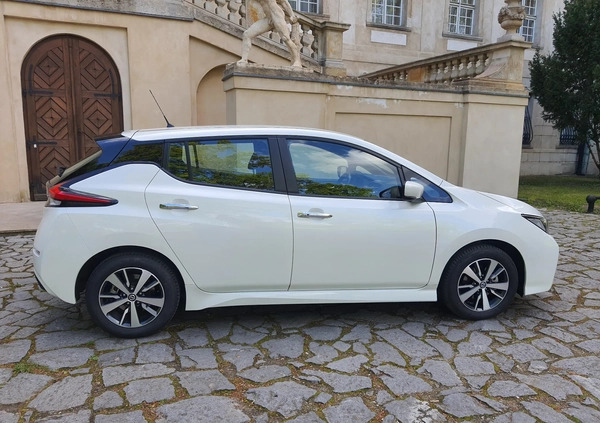 Nissan Leaf cena 77500 przebieg: 15000, rok produkcji 2020 z Leszno małe 254